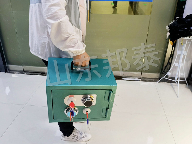 便攜式雷管柜和炸藥柜及雙背帶鋼板材質(zhì)炸藥箱   ~！新品推送！~